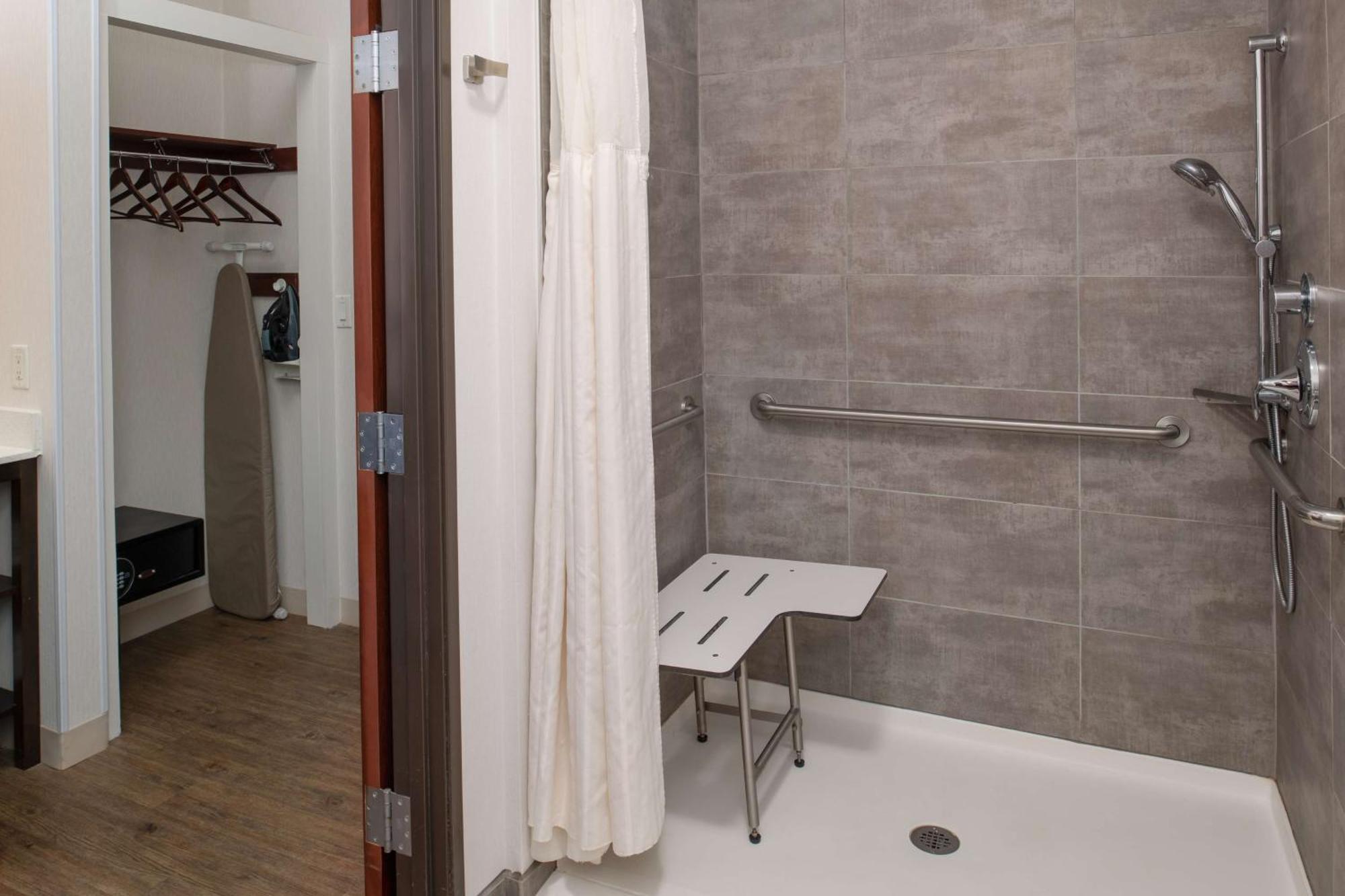 Doubletree By Hilton Olympia Hotel Buitenkant foto