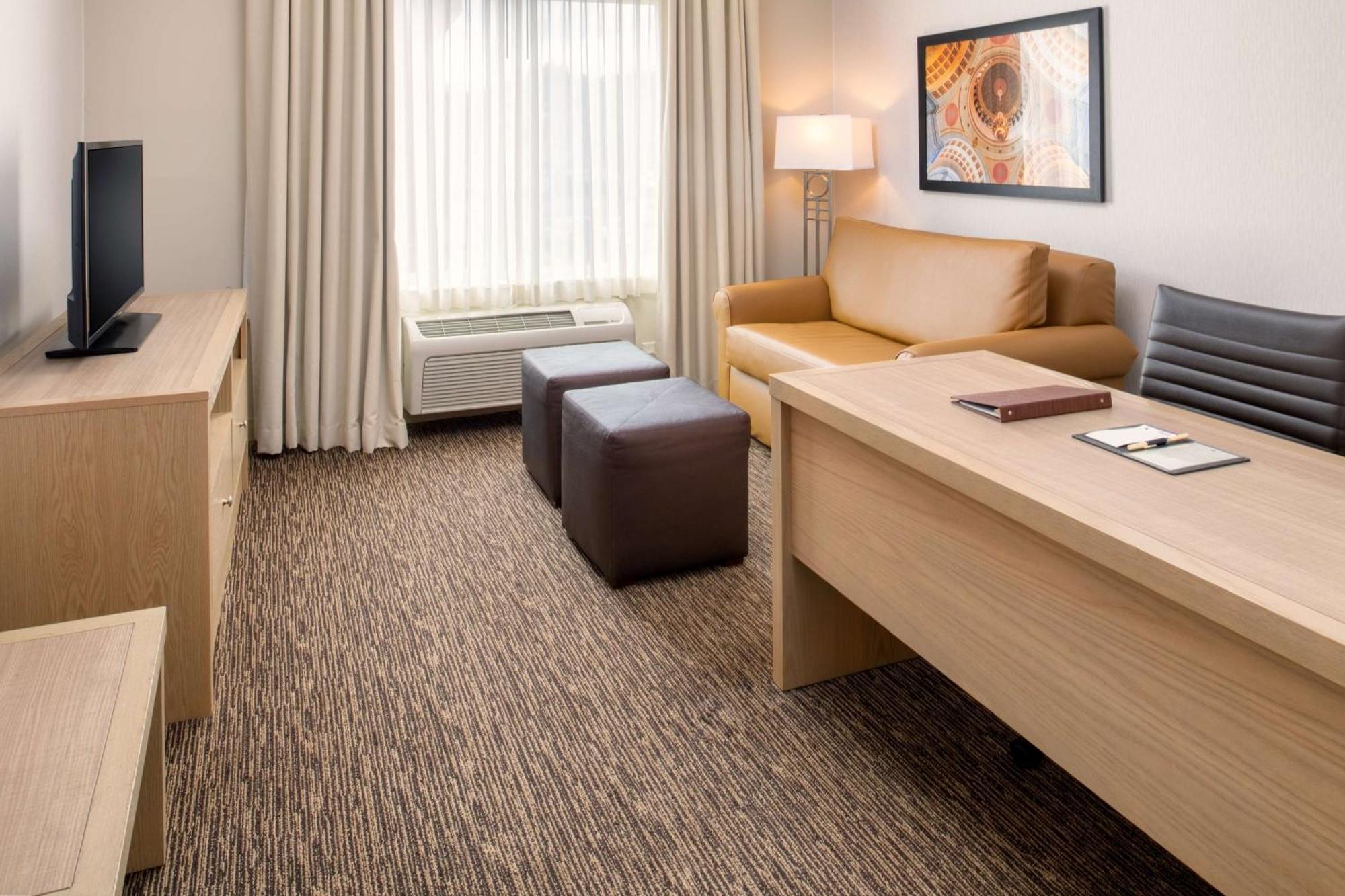 Doubletree By Hilton Olympia Hotel Buitenkant foto
