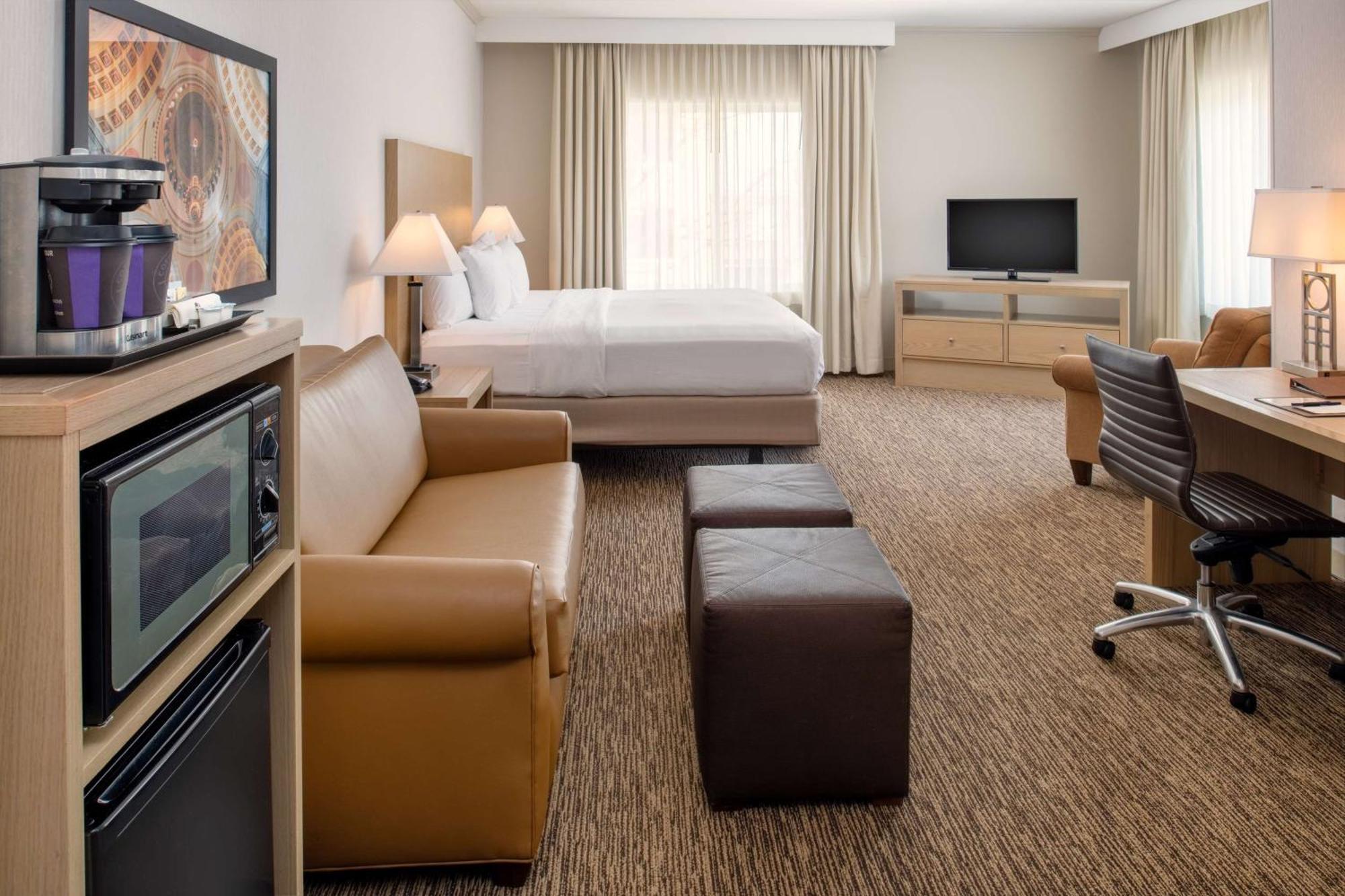Doubletree By Hilton Olympia Hotel Buitenkant foto