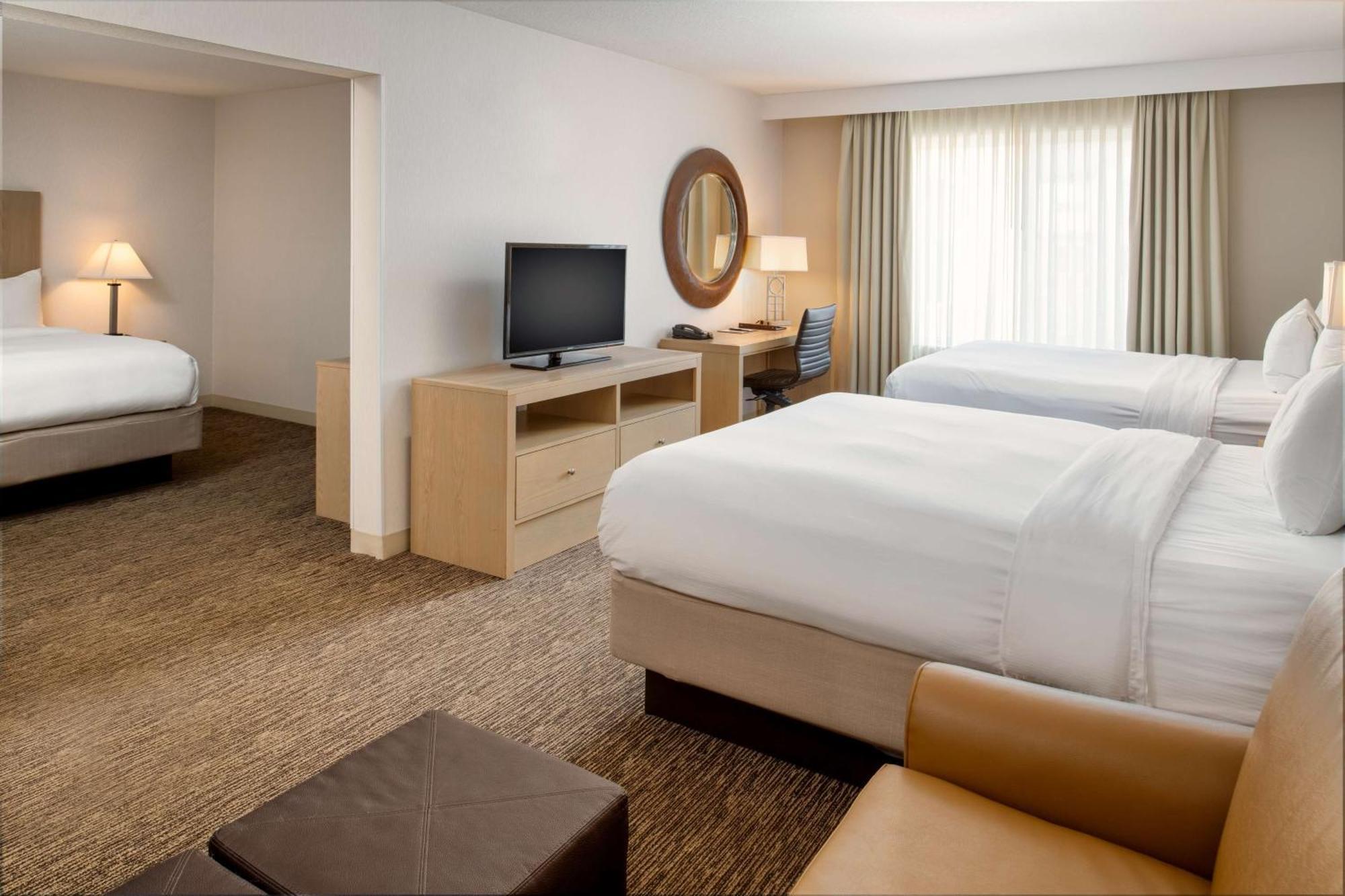 Doubletree By Hilton Olympia Hotel Buitenkant foto
