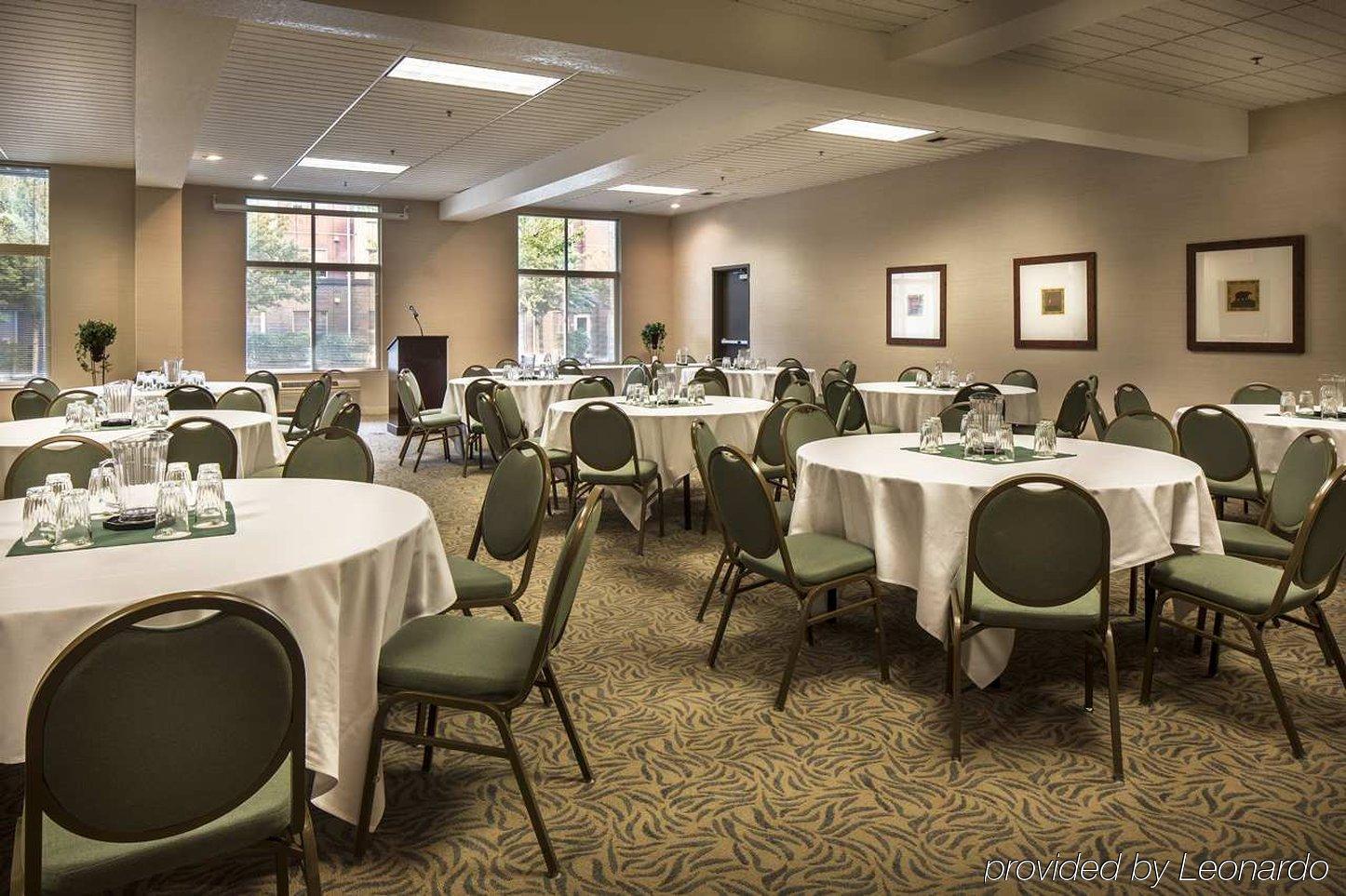 Doubletree By Hilton Olympia Hotel Buitenkant foto