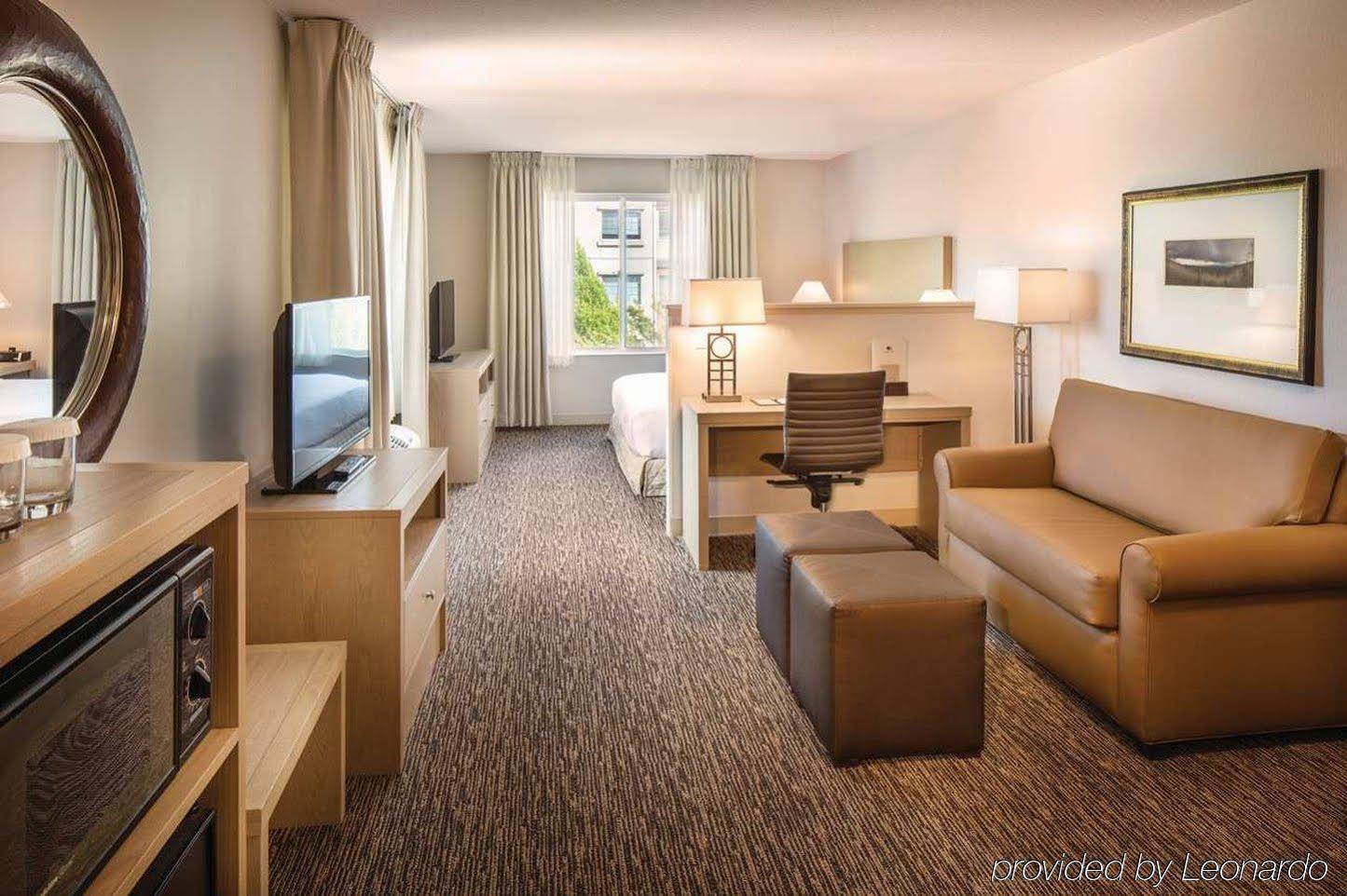 Doubletree By Hilton Olympia Hotel Buitenkant foto